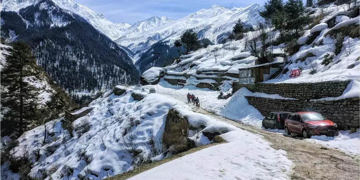 Taxi in Kasol